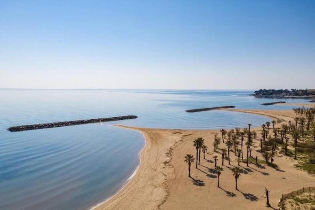 F2/4 Pers Plage-Commerces A Pieds-Parking Prive Saint Aygulf Exteriör bild